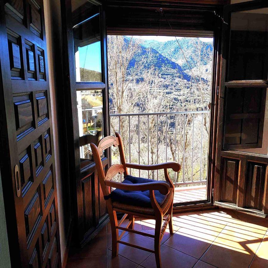 Double Room with Mountain View,1538688541:JPEG